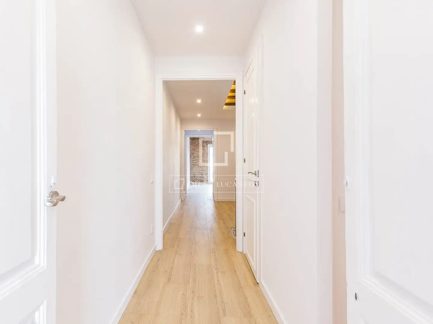 Wohnung zum Verkauf in Barcelona mit Klimaanlage, Heizung und Parkett