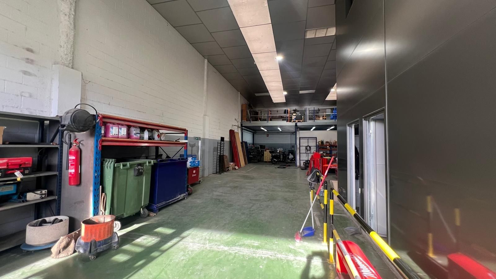 Nave industrial de alquiler en Calle de Tapioles, Mas Rampinyo - Montcada Nova - Carrerada