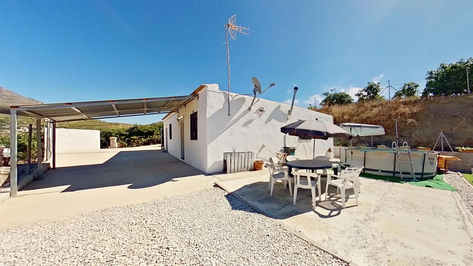 Casa rustica con piscina in vendita a Calle 18611 335