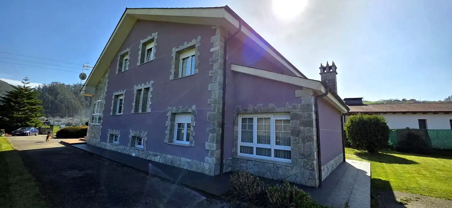 Exterior view of Houses for sale in Valdés - Luarca  with Heating, Private garden and Parquet flooring