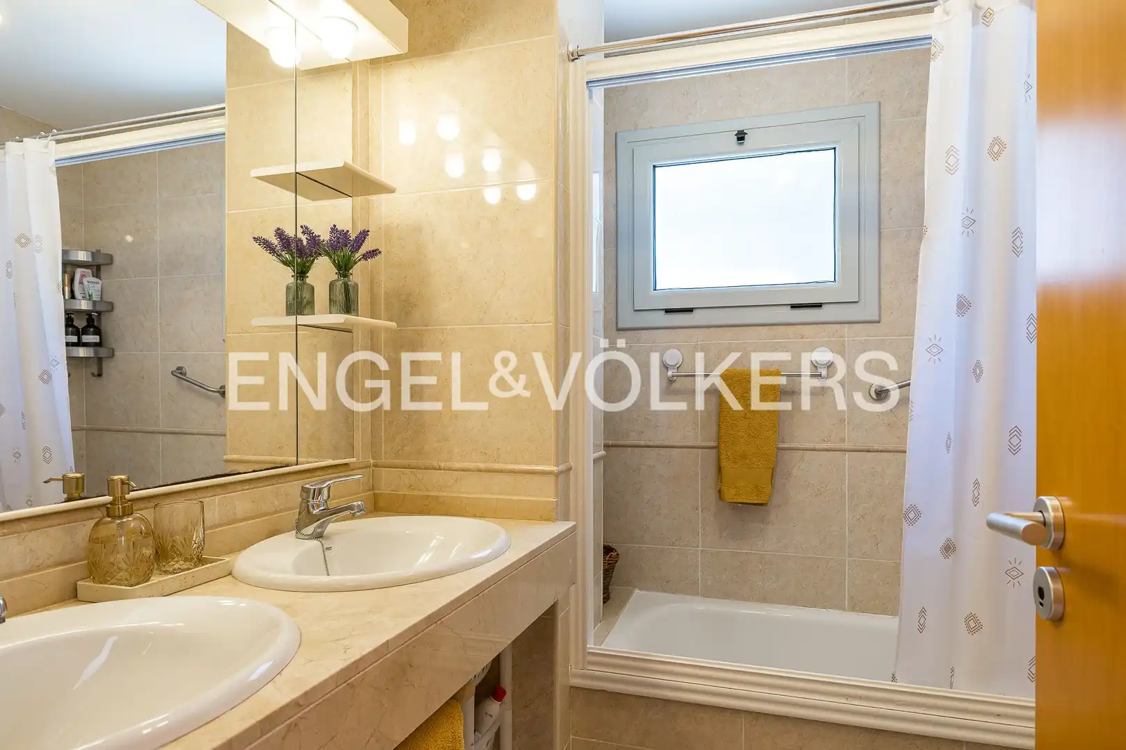 Baño de Casa o chalet en venta en Calafell con Aire acondicionado, Calefacción y Jardín privado