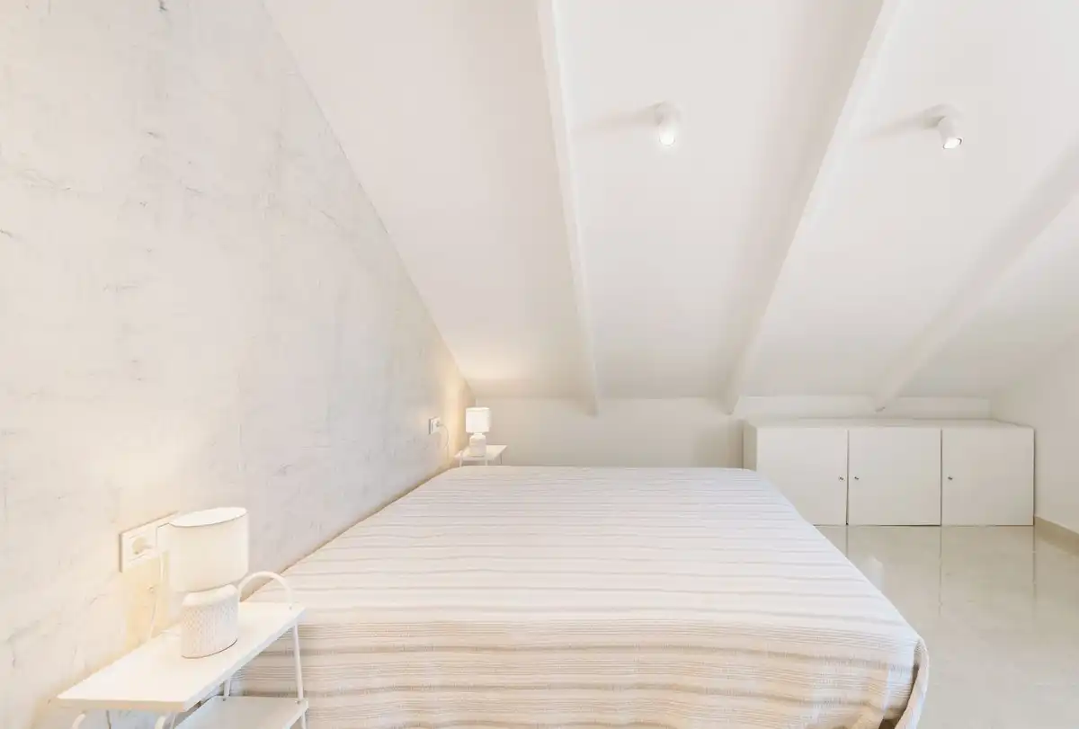 Dormitori de Casa adosada en venda en Marbella amb Aire condicionat, Terrassa i Alarma