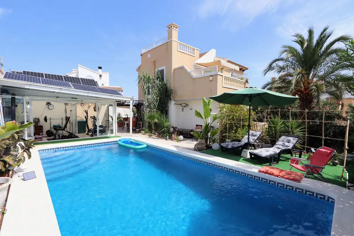 Piscina de Casa o chalet en venta en Alicante / Alacant con Aire acondicionado, Jardín privado y Terraza