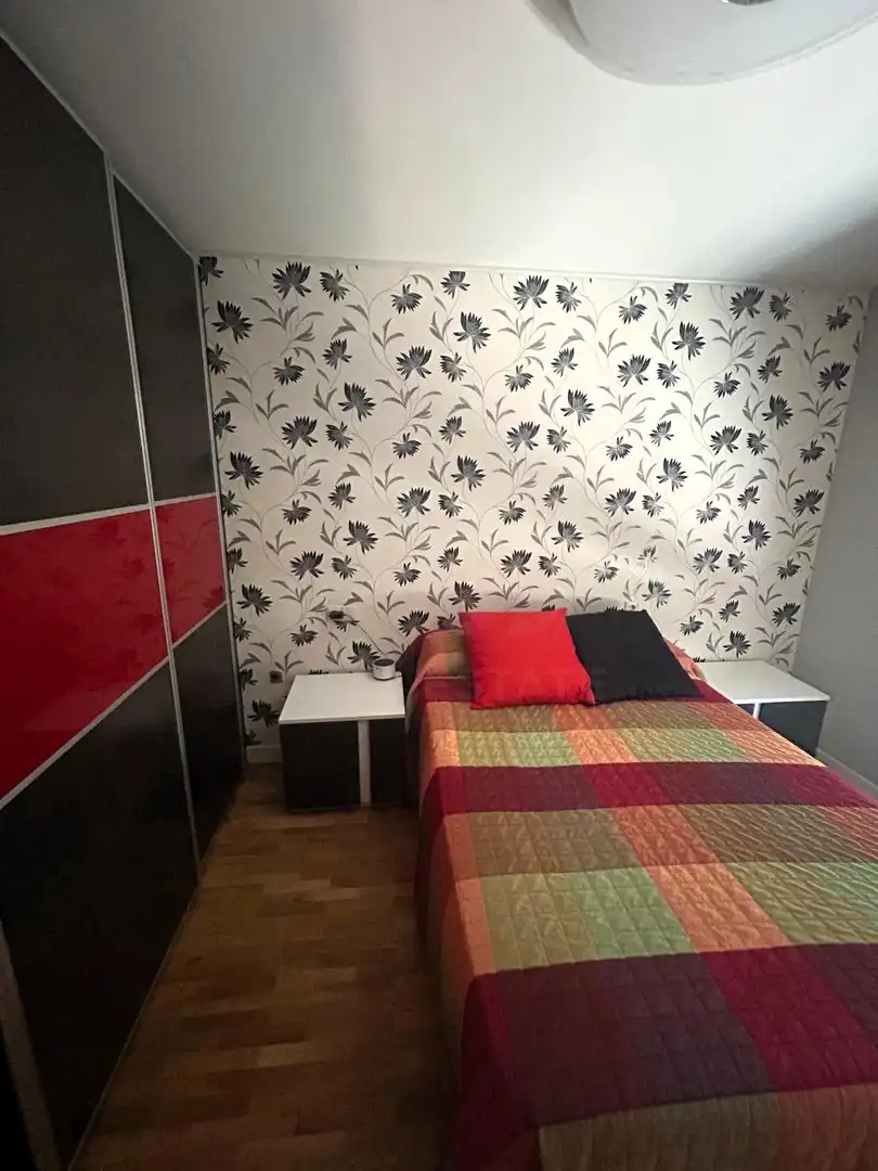 Dormitori de Casa adosada en venda en San Andrés del Rabanedo amb Calefacció i Terrassa