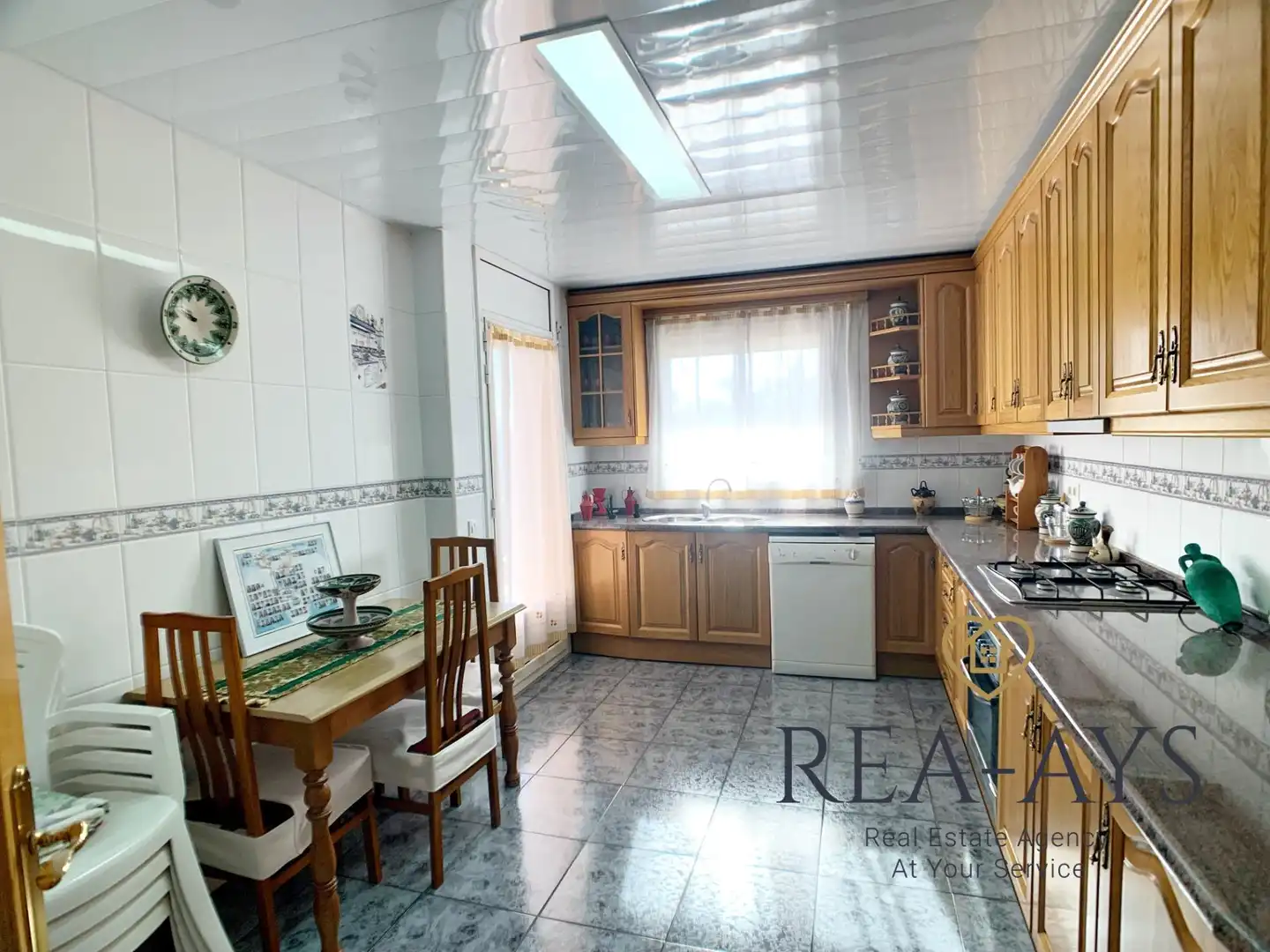 Cocina de Casa o chalet en venta en Vallirana con Jardín privado, Terraza y Trastero