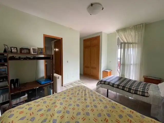 Dormitori de Casa o xalet en venda en Valdemorillo amb Calefacció, Jardí privat i Terrassa