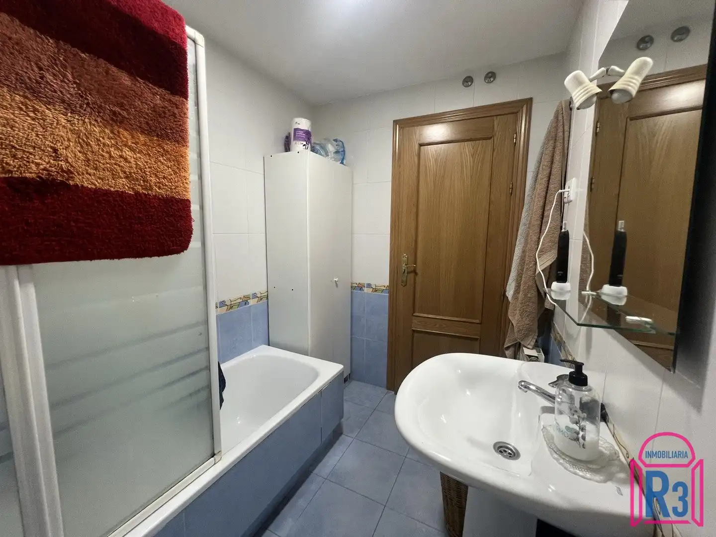 Bany de Apartament en venda en Villaquilambre amb Calefacció, Terrassa i Traster