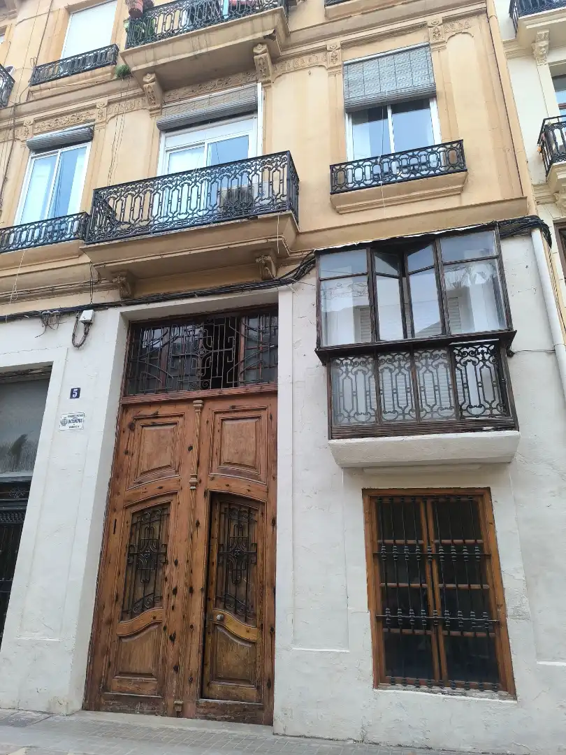 Vista exterior de Local en venta en Valencia