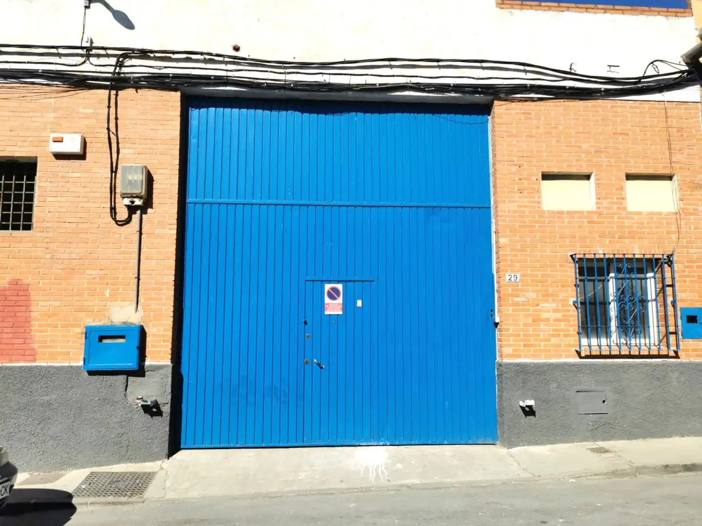 Außenansicht von Fabrikhallen zur Miete in Málaga
