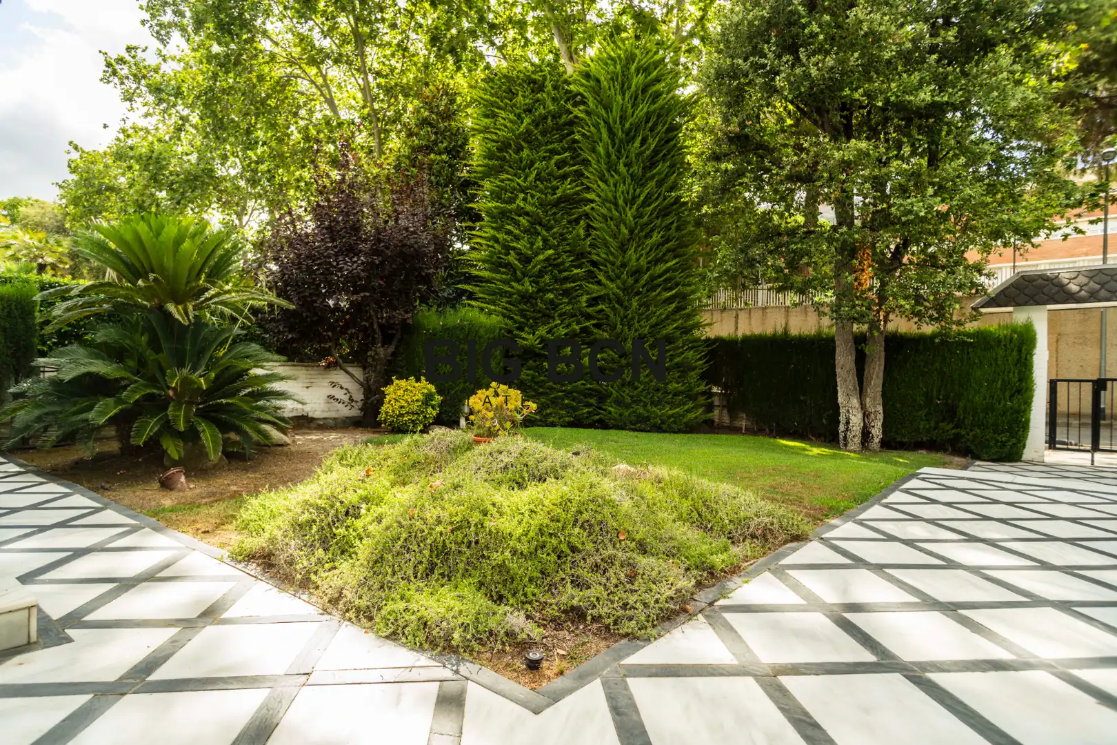 Jardí de Casa o xalet en venda en Barcelona amb Aire condicionat, Calefacció i Jardí privat