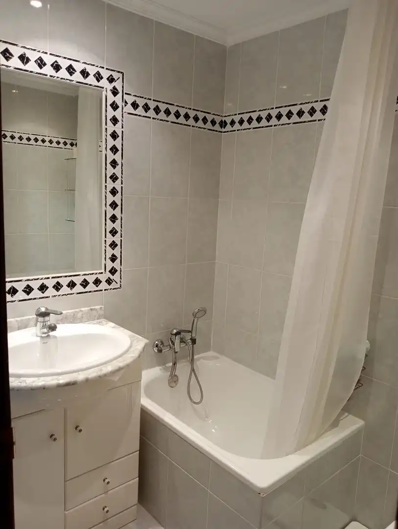 Badezimmer von Wohnung zum Verkauf in  Logroño mit Klimaanlage, Heizung und Terrasse