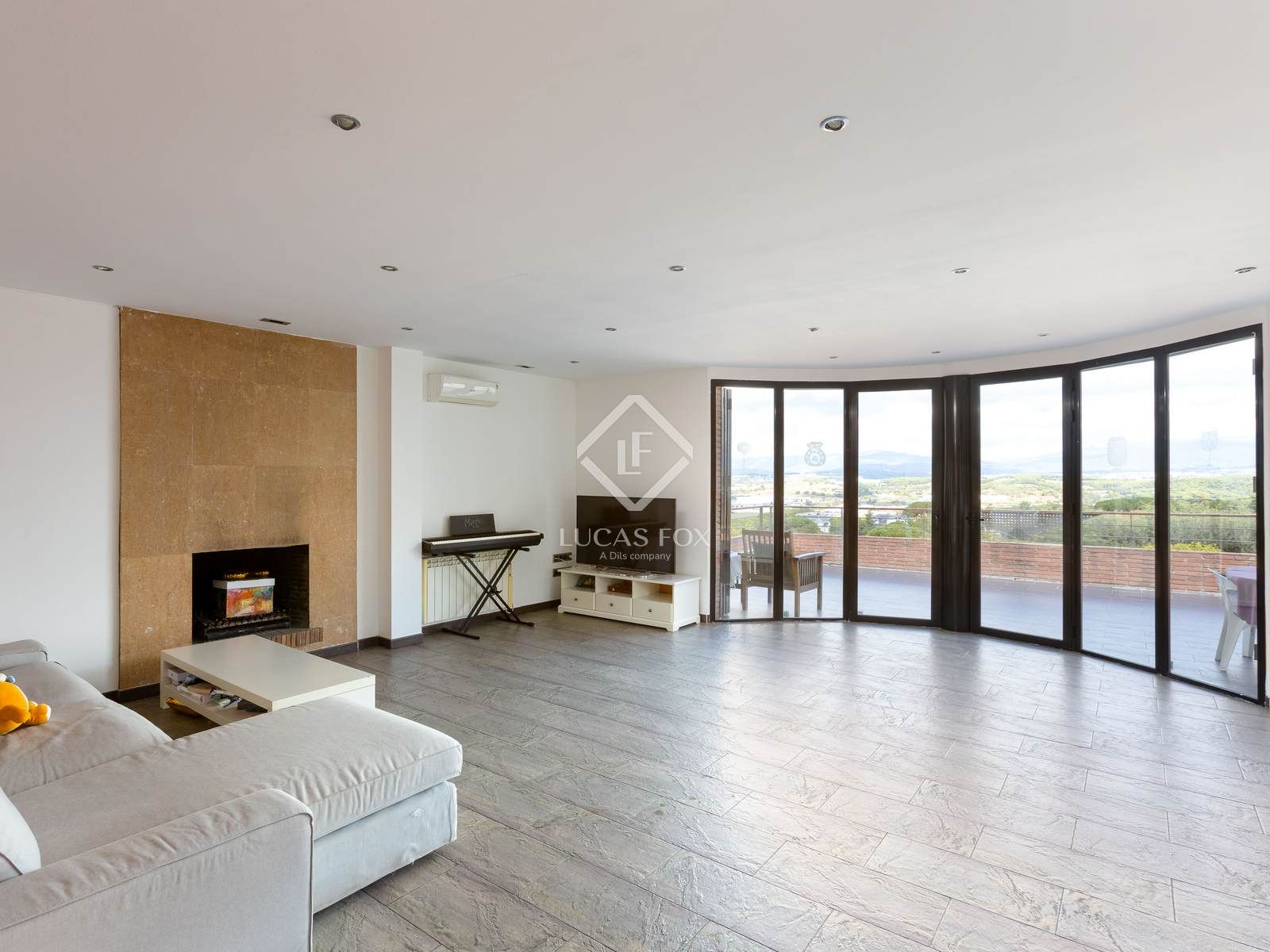 Sala d'estar de Casa o xalet en venda en Vallromanes amb Calefacció, Jardí privat i Traster