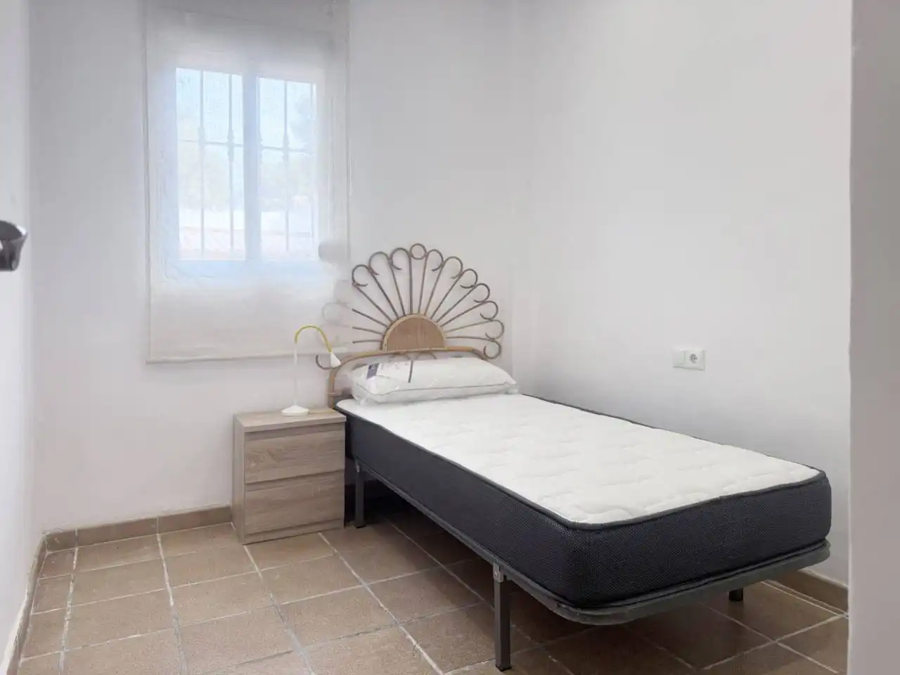 Schlafzimmer von Haus oder Chalet zur Miete in Paterna mit Privatgarten, Terrasse und Möbliert