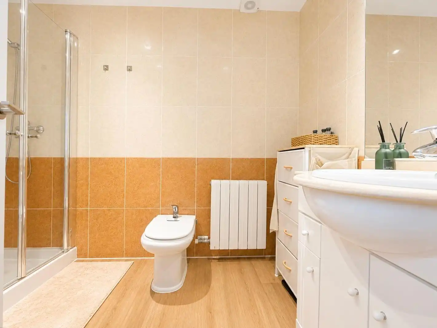 Baño de Casa adosada en venta en Cunit con Aire acondicionado, Calefacción y Jardín privado