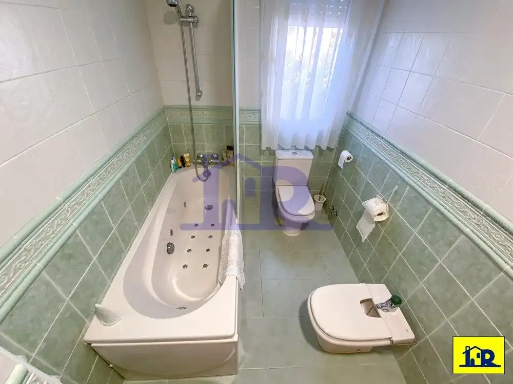 Bathroom of Houses for sale in Arcas del Villar  with Terrace, Storage room and Swimming Pool
