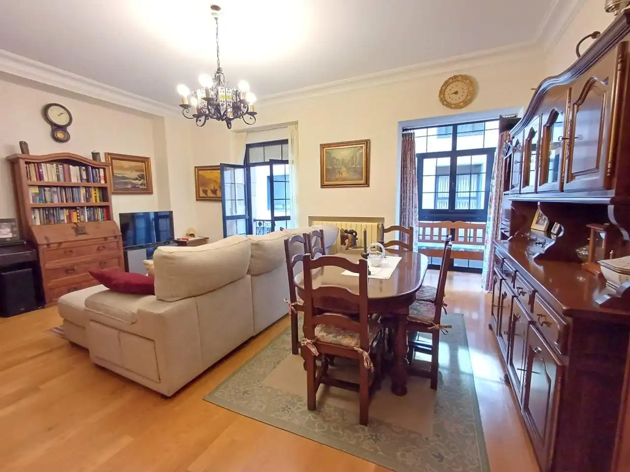 Wohnung mit Aufzug zum Verkauf in Calle Casimiro Velasco, imagen 2
