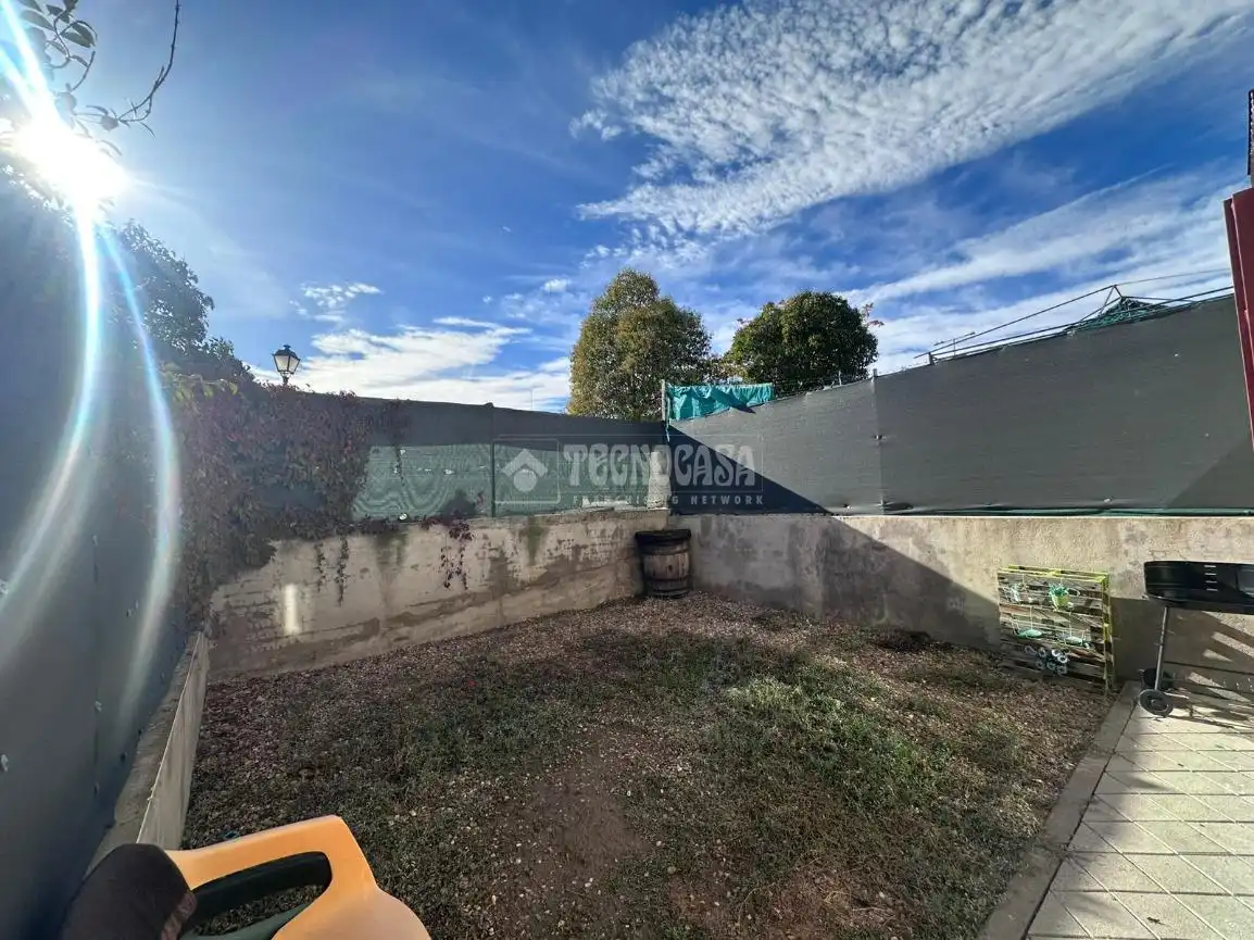 Casa adosada en venta en Villaluenga de la Sagra