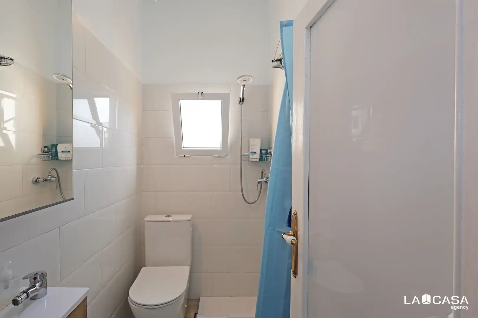 Baño de Ático en venta en Barcelona con Terraza y Amueblado