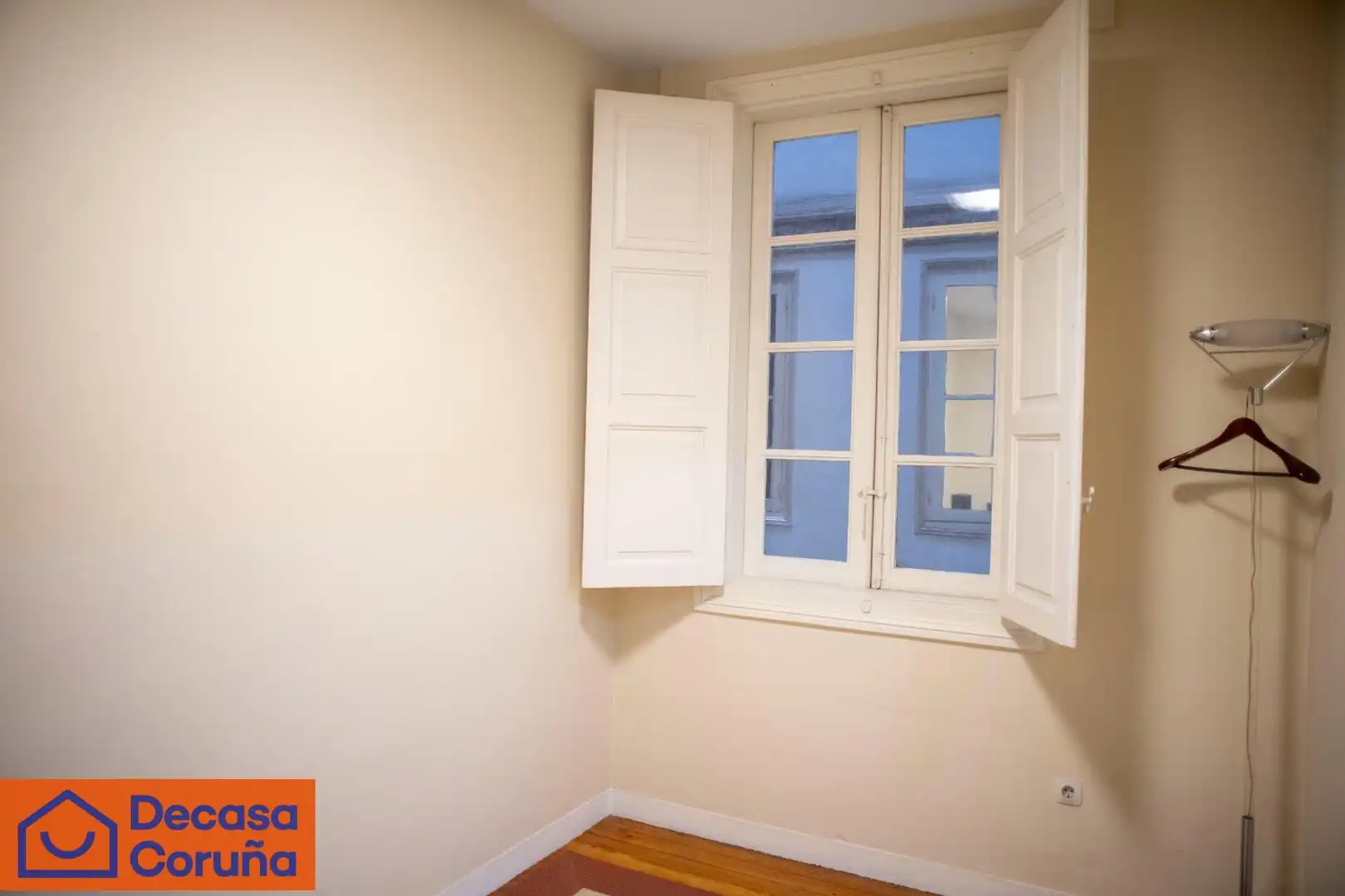 Wohnung zum Verkauf in A Coruña Capital  mit Abstellraum und Alarm