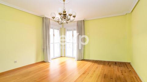 Photo 3 of Flat for sale in Calle Bermudez Castro, 100, HUCA - La Cadellada, Asturias