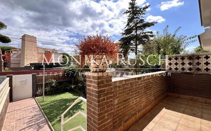 Exterior view of Single-family semi-detached for sale in Castelldefels  with Air Conditioner, Heating and Terrace