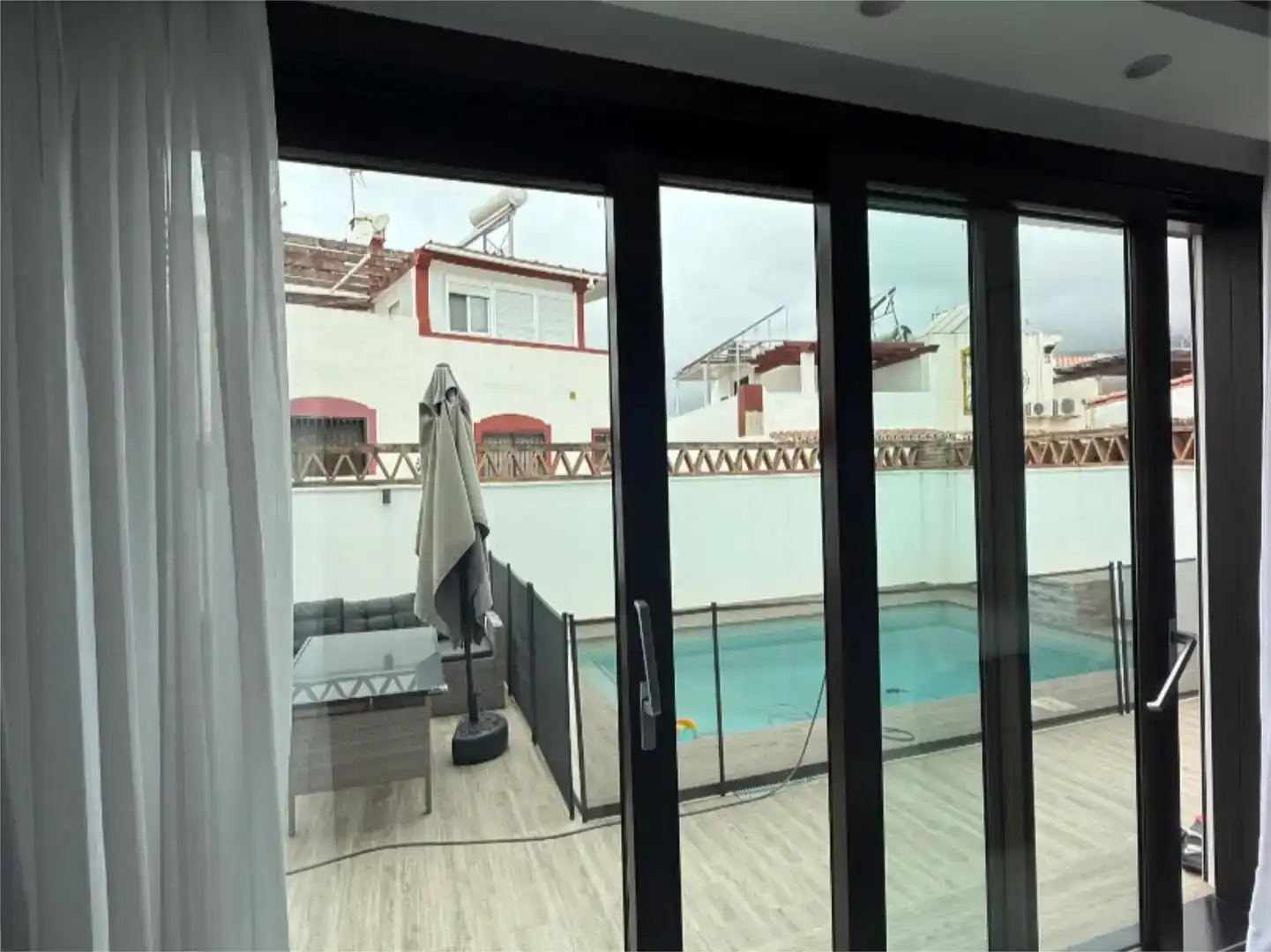 Piscina de Pis en venda en Marbella amb Aire condicionat, Piscina i Balcó
