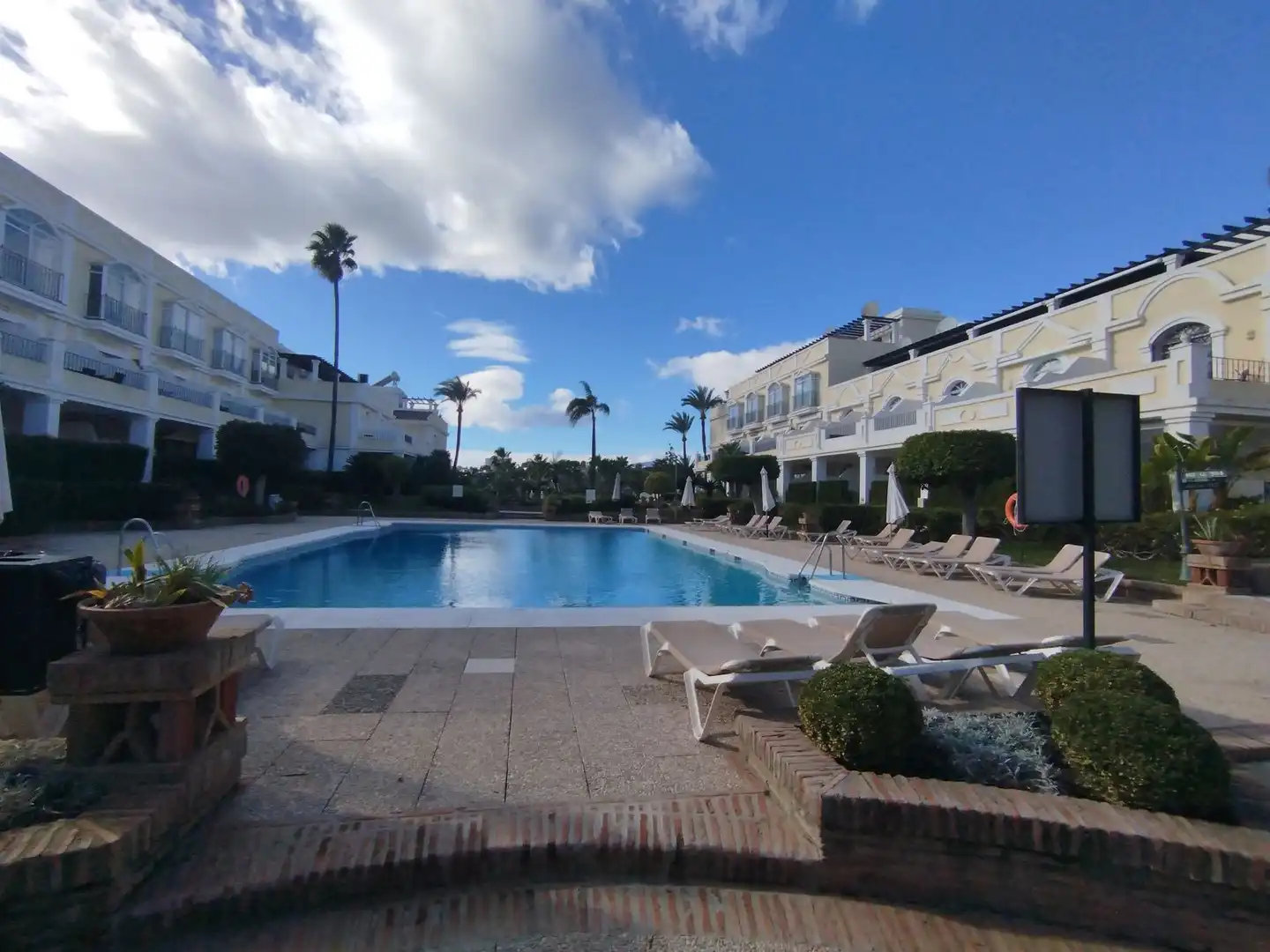 Piscina de Piso en venta en Marbella con Aire acondicionado, Terraza y Amueblado