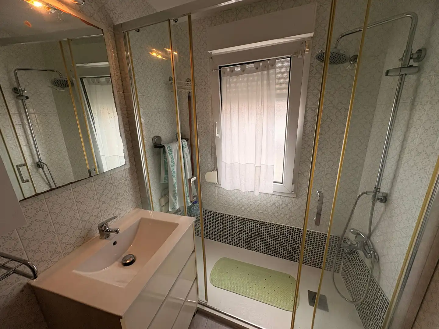 Bathroom of Flat for sale in Gijón   with Heating, Parquet flooring and Furnished