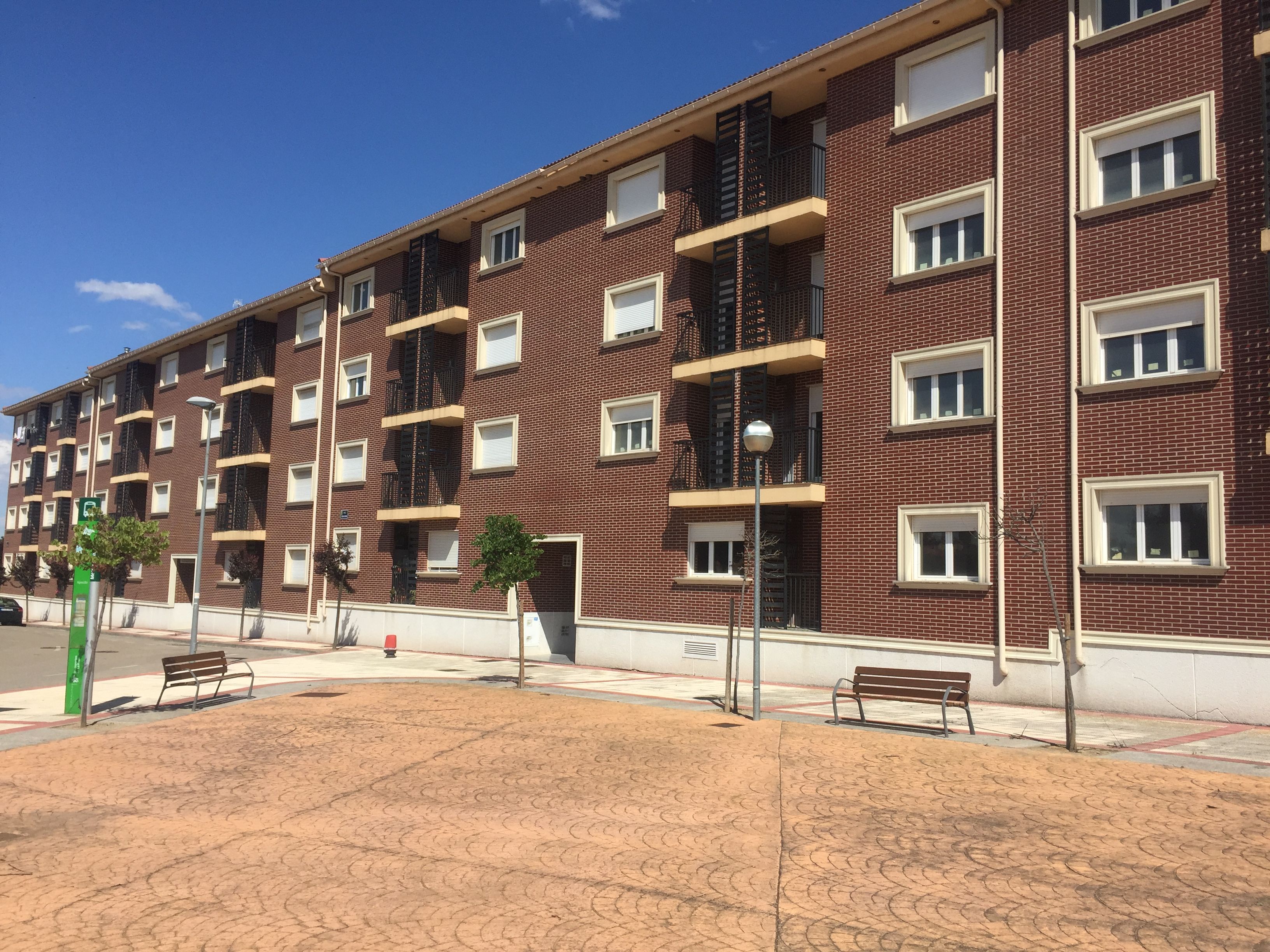 Vista exterior de Traster en venda en Agoncillo