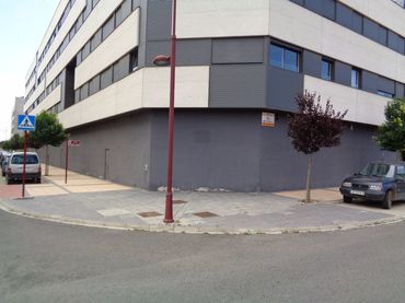 Locale commerciale in affitto a Haro