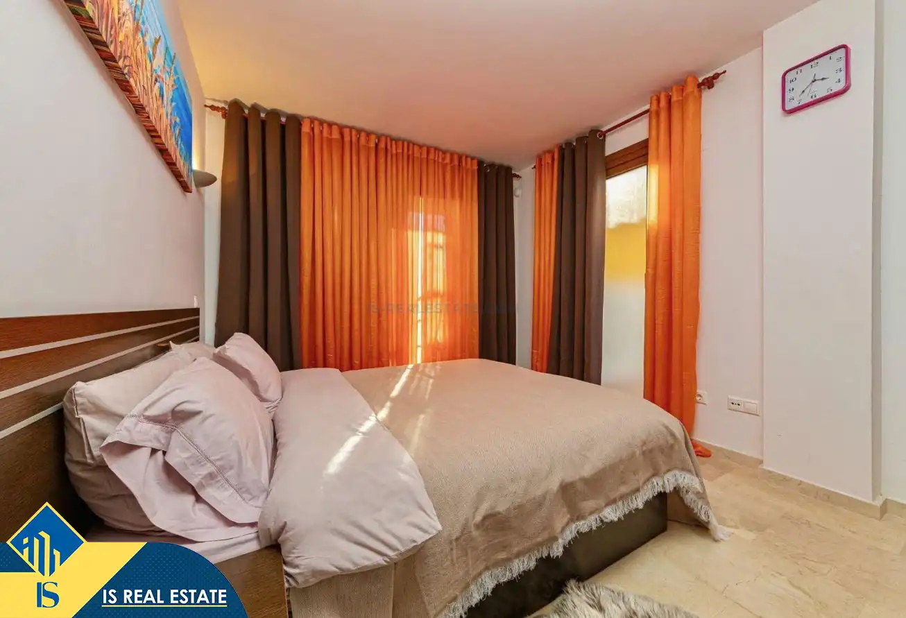 Habitación de Ático en venta en Orihuela con Aire acondicionado, Calefacción y Terraza