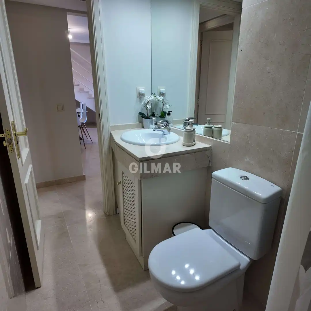 Baño de Dúplex en venta en Sotogrande con Calefacción, Trastero y Piscina