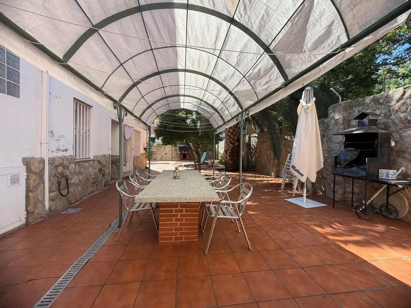 Terrassa de Casa o xalet en venda en Madrid amb Aire condicionat, Calefacció i Jardí privat