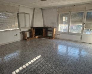 Sala d'estar de Casa adosada en venda en Sant Quirze del Vallès amb Calefacció, Jardí privat i Terrassa