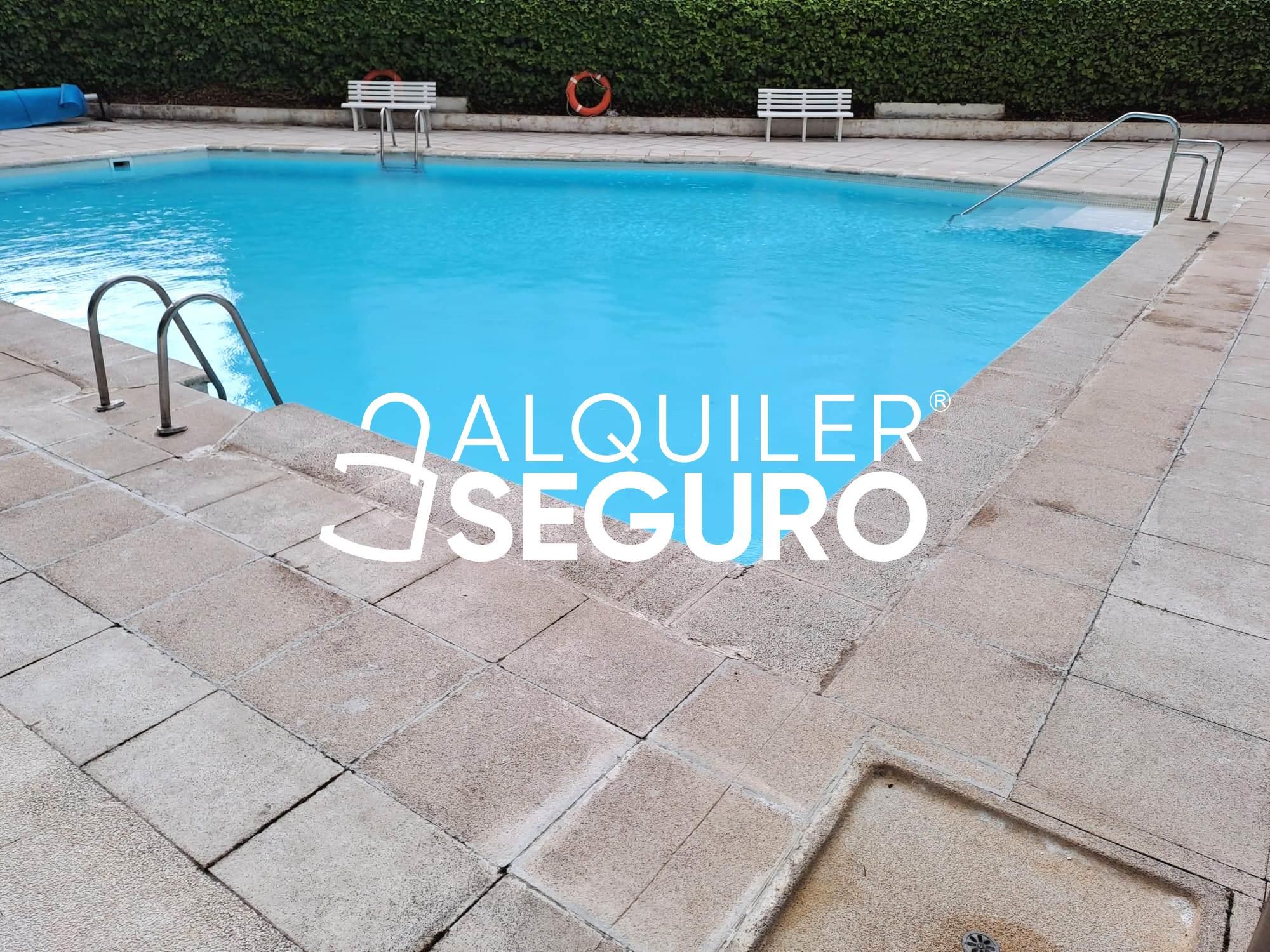 Piscina de Pis de lloguer en  Madrid Capital amb Aire condicionat, Calefacció i Terrassa