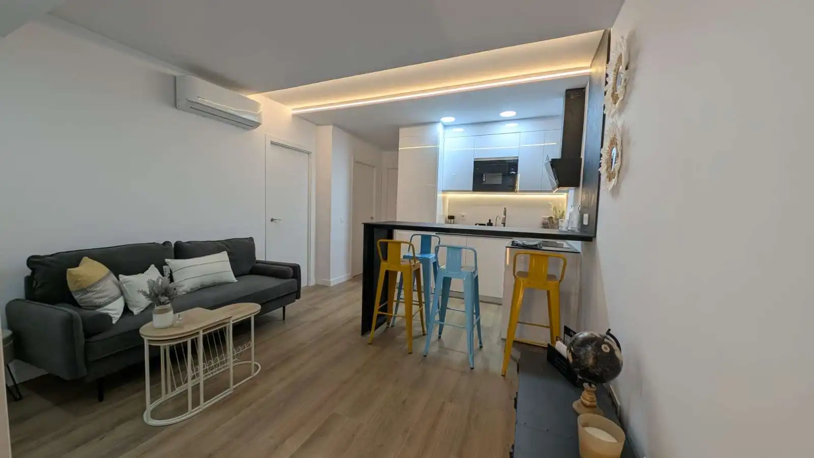 Sala de estar de Apartamento para compartir en Madrid con Aire acondicionado, Calefacción y Terraza