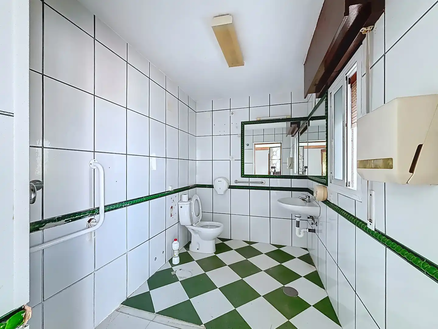Bathroom of Houses for sale in Málaga  with Air Conditioner, Private garden and Terrace