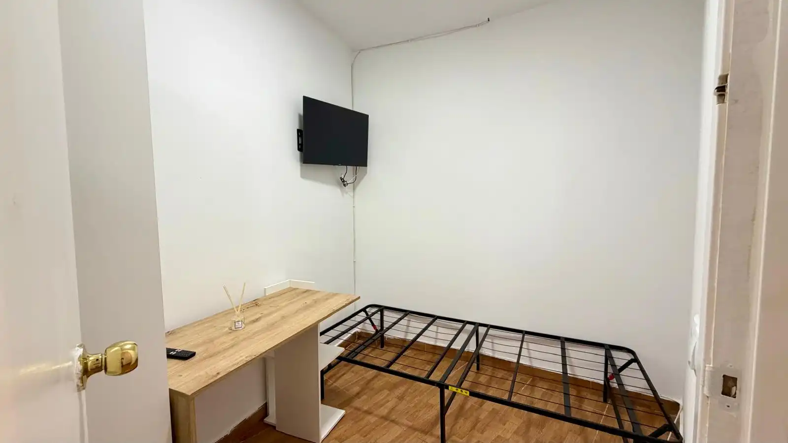 Habitación de Piso en venta en L'Hospitalet de Llobregat con Terraza y Trastero