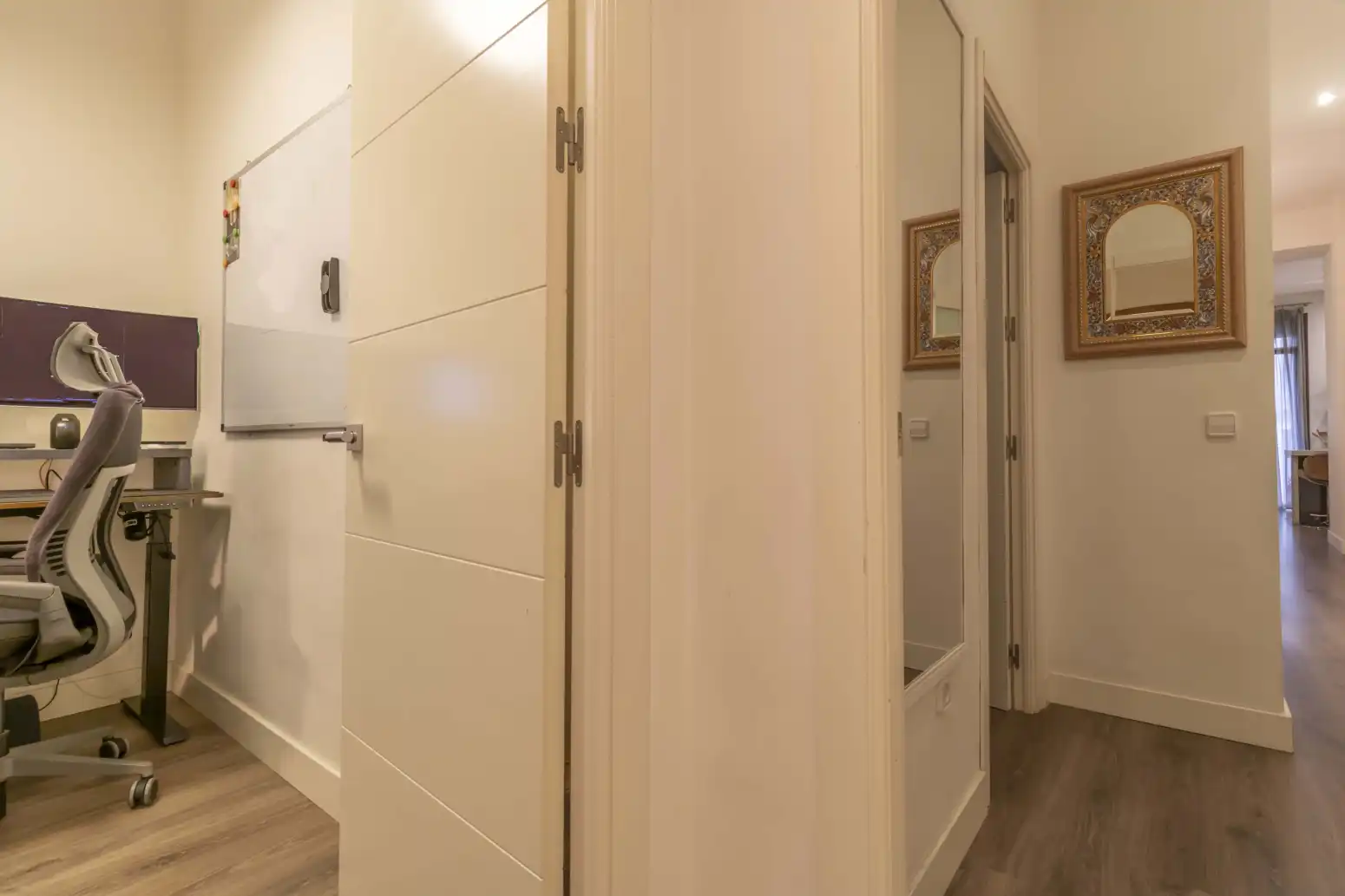 Flat for sale in Sevilla  with Air Conditioner, Heating and Balcony