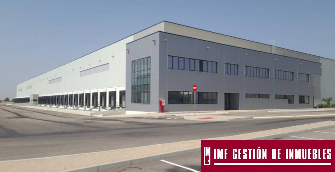 Vista exterior de Terreny industrial en venda en Vélez-Málaga