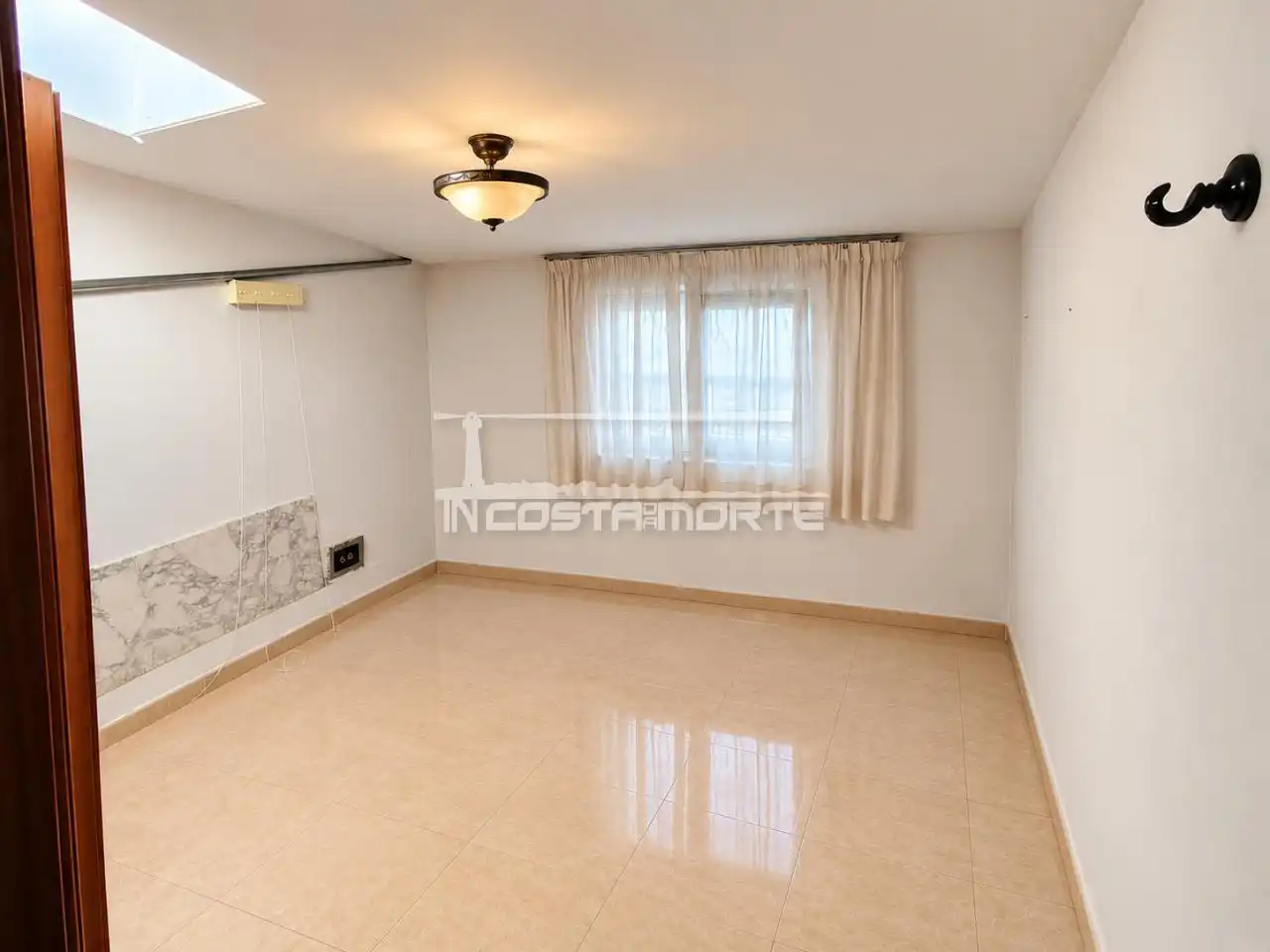 Casa adosada en venta en Corcubión, A Coruña