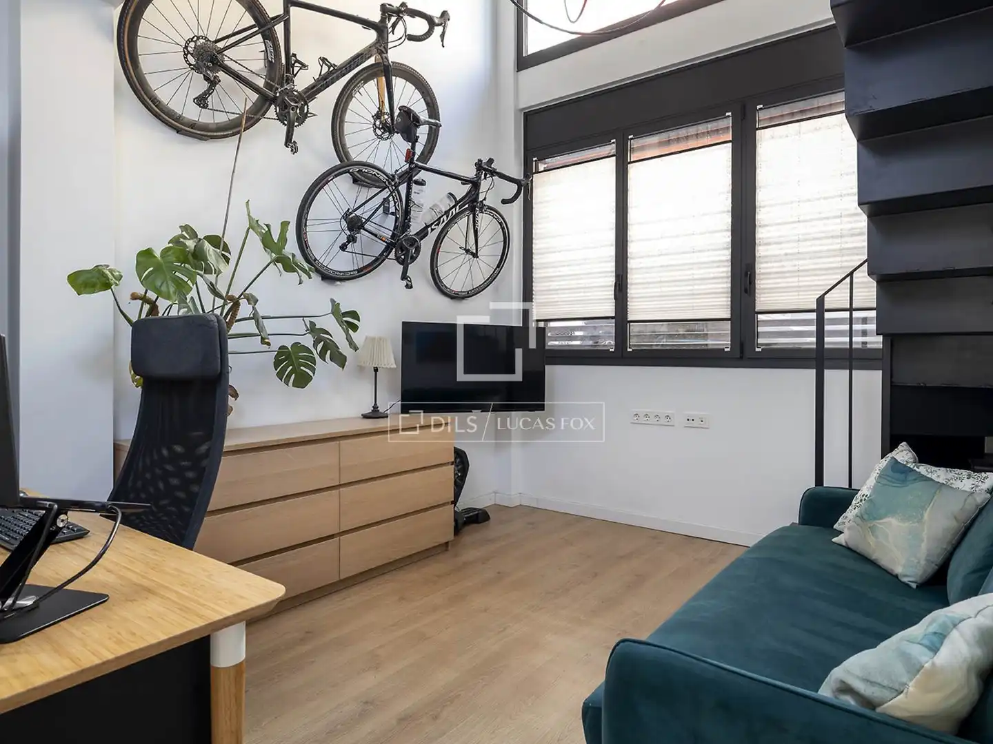 Wohnzimmer von Wohnung zum Verkauf in Barcelona mit Klimaanlage, Heizung und Terrasse