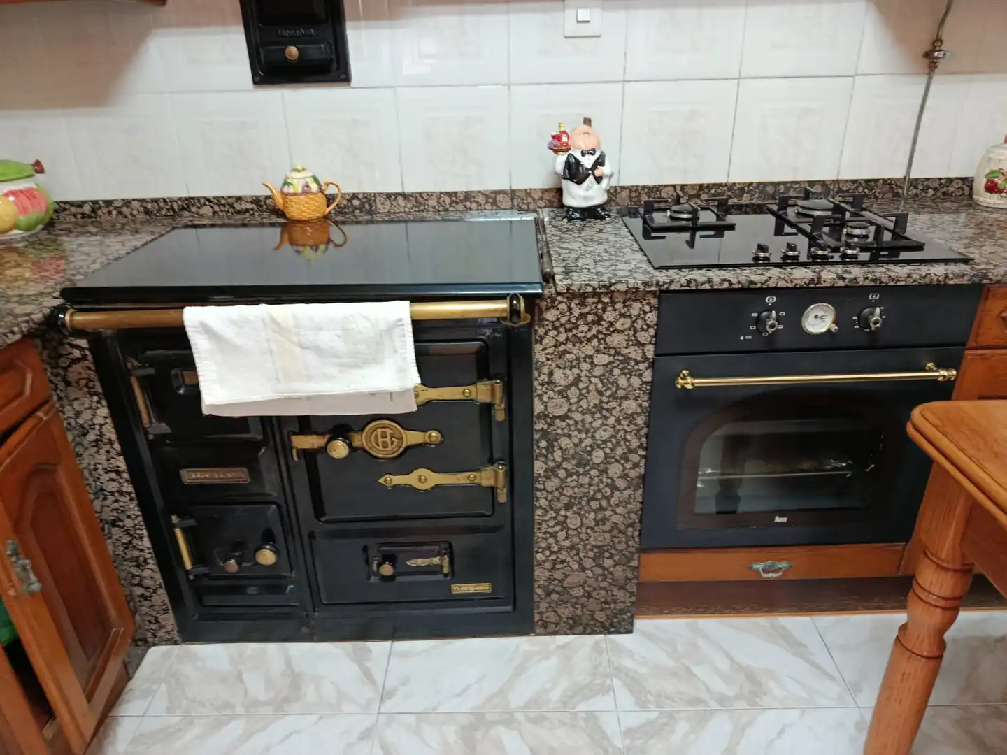 Cocina de Casa o chalet en venta en Santiurde de Toranzo con Jardín privado, Amueblado y Balcón