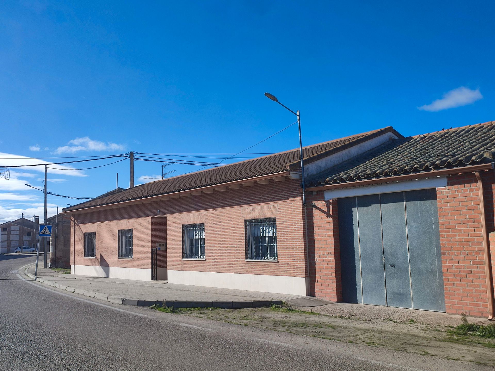 Vista exterior de Casa o xalet en venda en Fuente el Sol amb Calefacció, Moblat i Forn