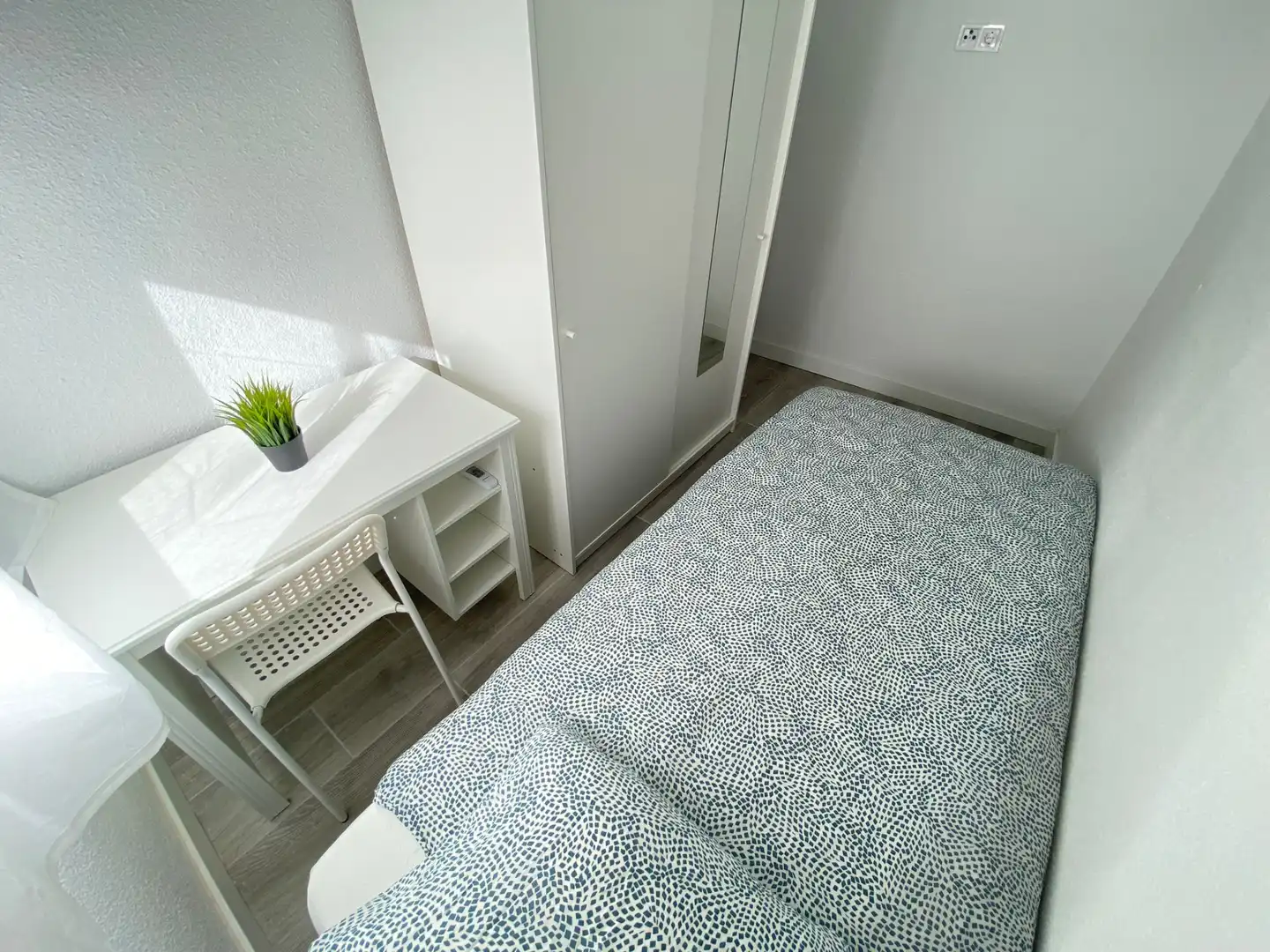Habitación de Piso de alquiler en Madrid con Calefacción, Amueblado y Horno