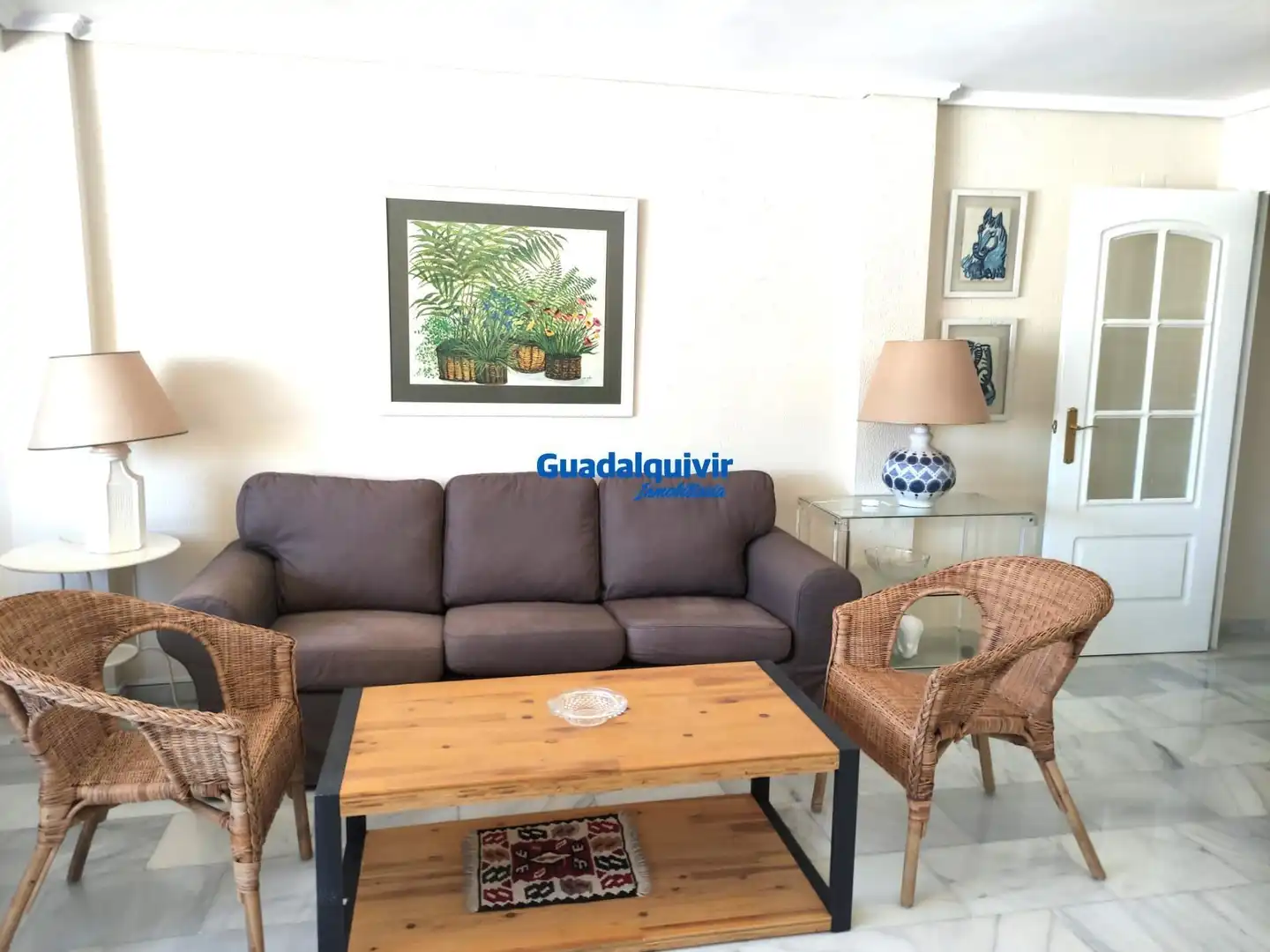 Living room of Flat for rent in Sevilla  with Air Conditioner, Furnished and Community pool