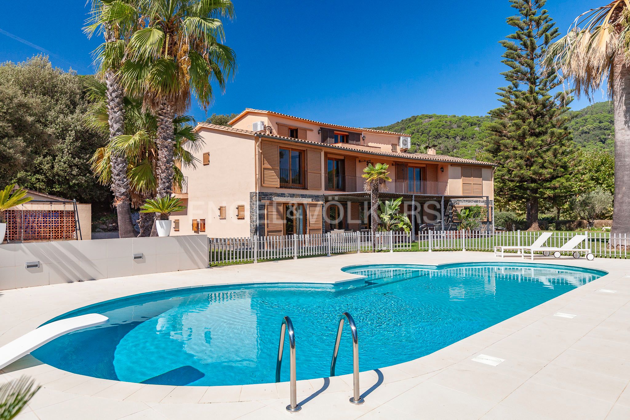 Piscina de Finca rústica en venda en Arenys de Munt amb Aire condicionat, Calefacció i Jardí privat