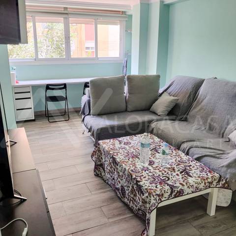 Piso en Alquiler en Calle Héroe de Sostoa, 114 en Parque Ayala - Jardín de la Abadía - Huelín