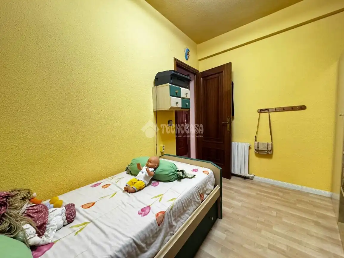 Habitación de Casa adosada en venta en Pedrezuela con Aire acondicionado, Calefacción y Jardín privado