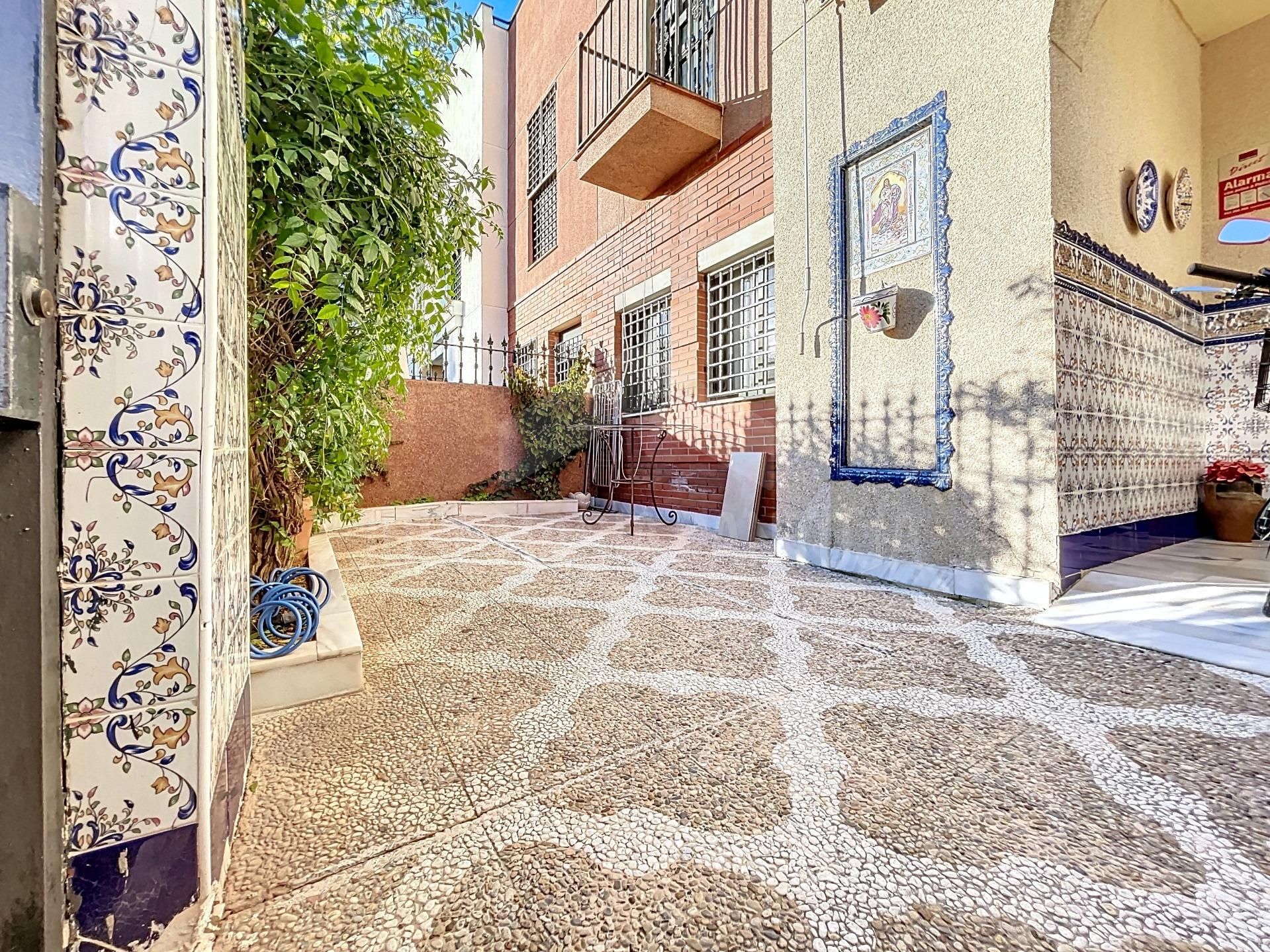 Terraza de Casa adosada en venta en Jerez de la Frontera con Calefacción, Jardín privado y Parquet